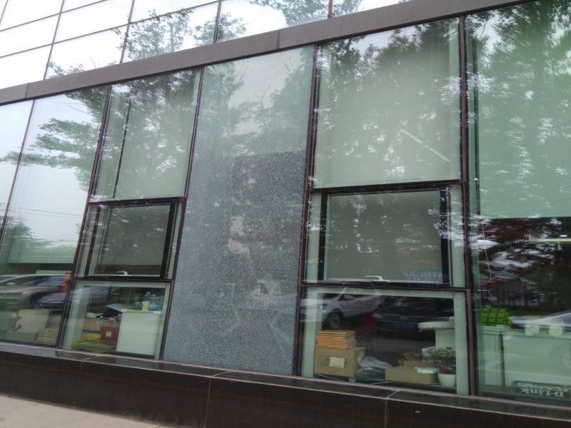隱框玻璃幕墻破損玻璃更換