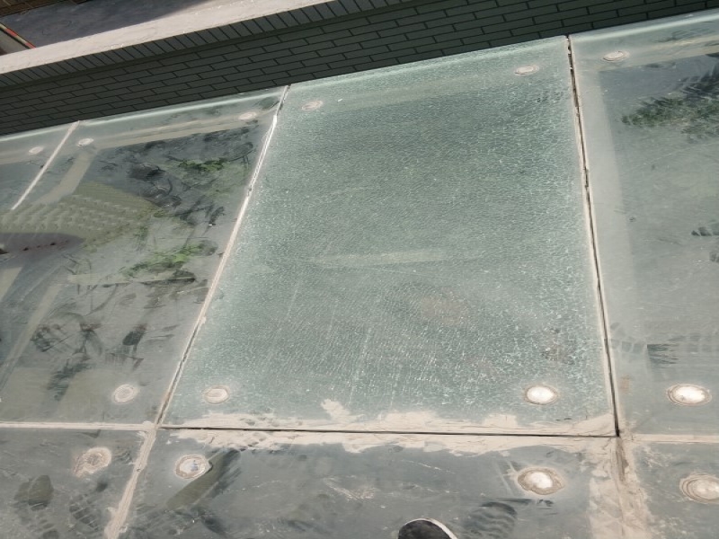 點式破損玻璃更換維修